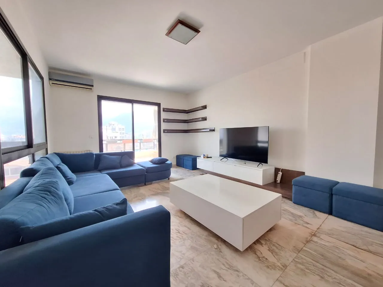 Spacious Apartment with Panoramic Sea View For Rent in Kaslik — الصورة 10