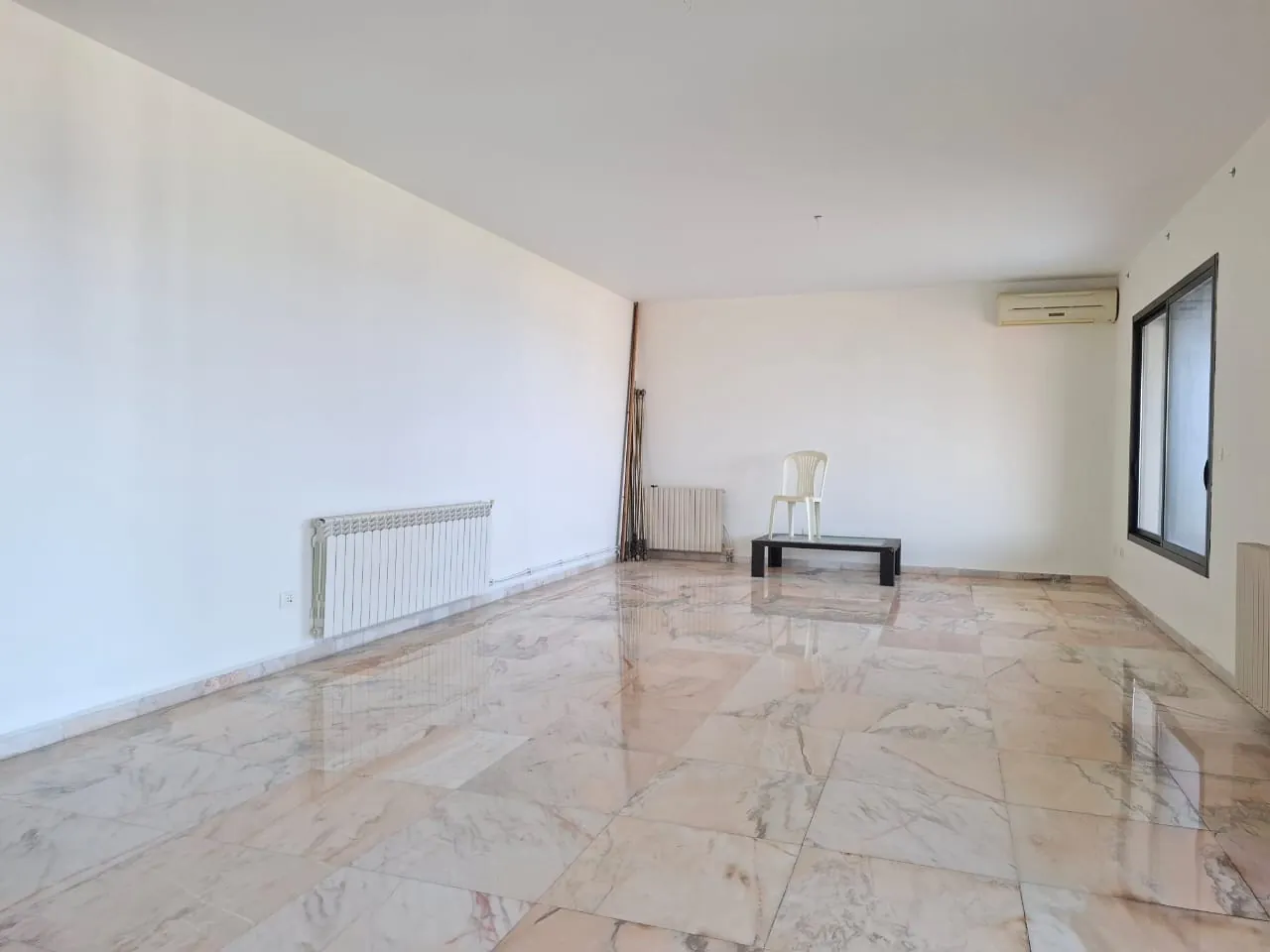 Spacious Apartment with Panoramic Sea View For Rent in Kaslik — الصورة 4