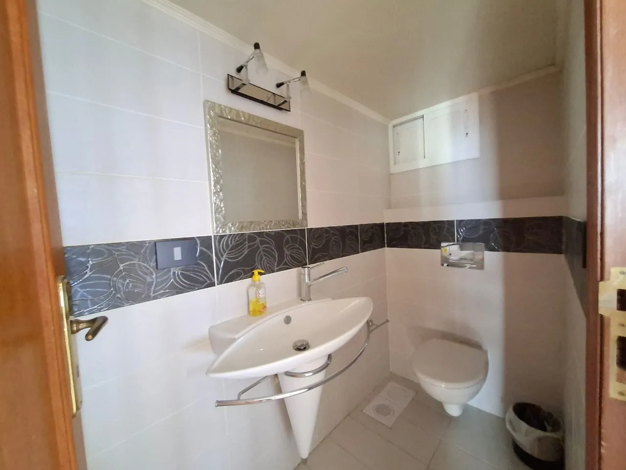Spacious Apartment with Panoramic Sea View For Rent in Kaslik — الصورة 9