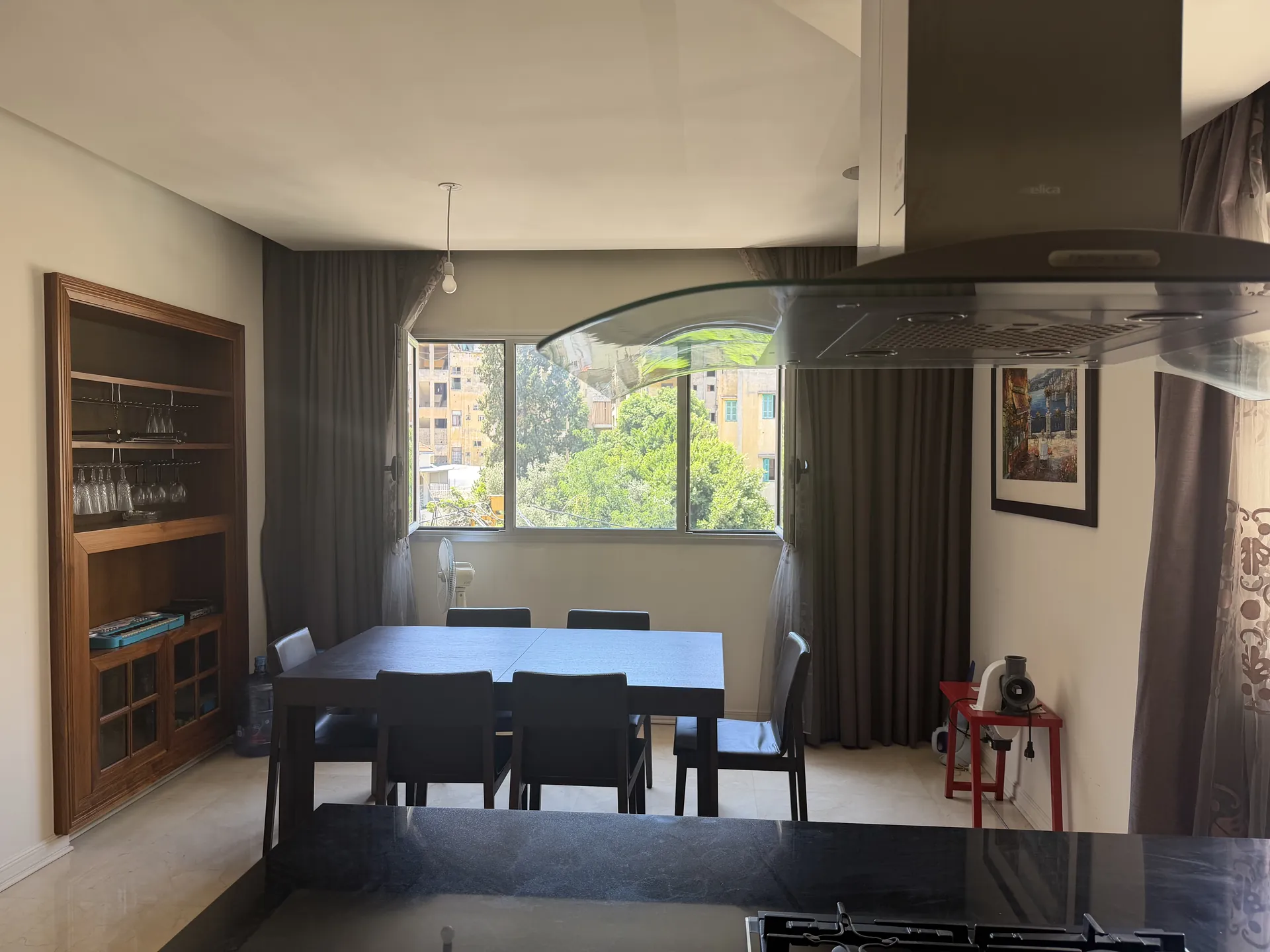 High-End Renovated Apartment For Rent in Ras El Nabeh, Beirut — الصورة 5