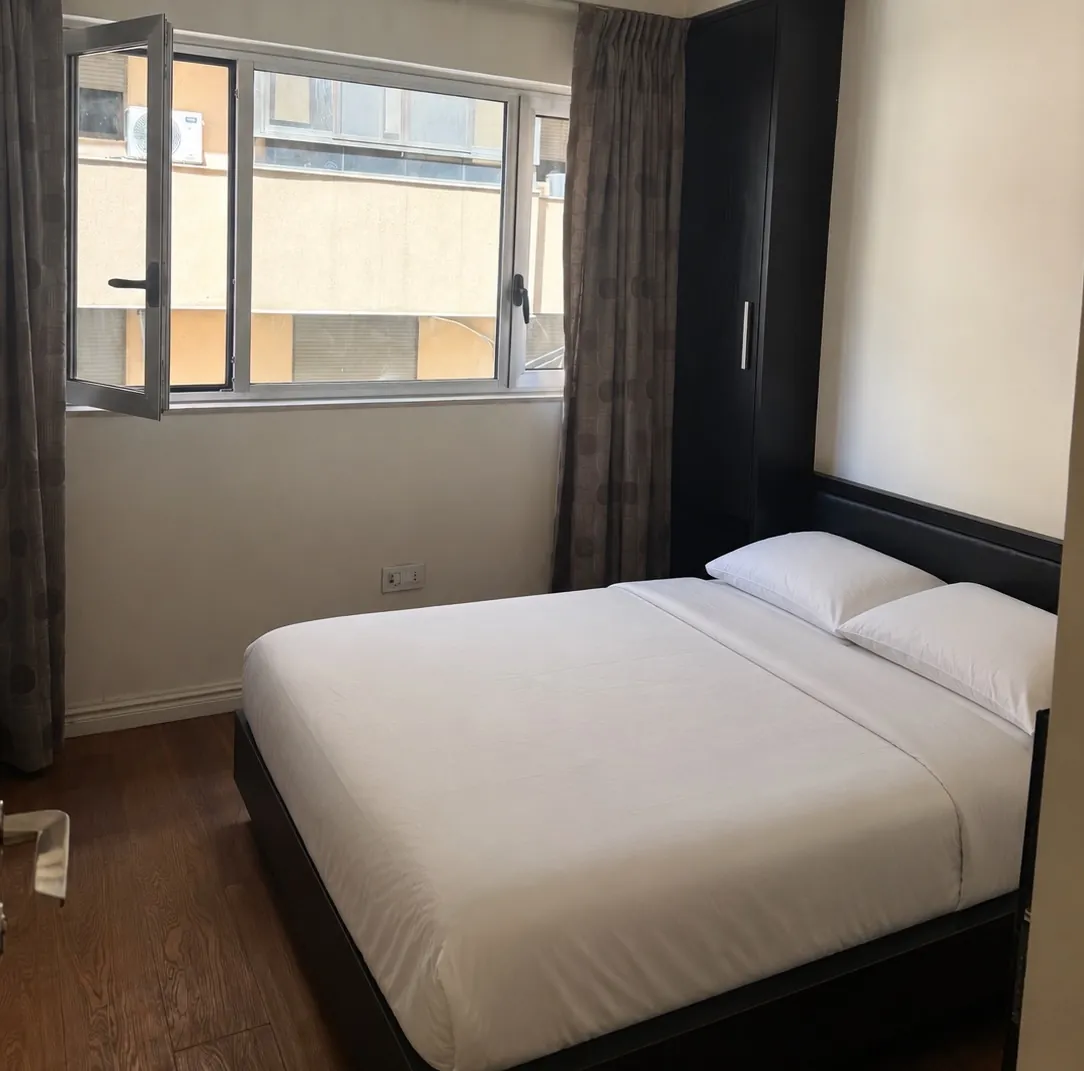 High-End Renovated Apartment For Rent in Ras El Nabeh, Beirut — الصورة 6