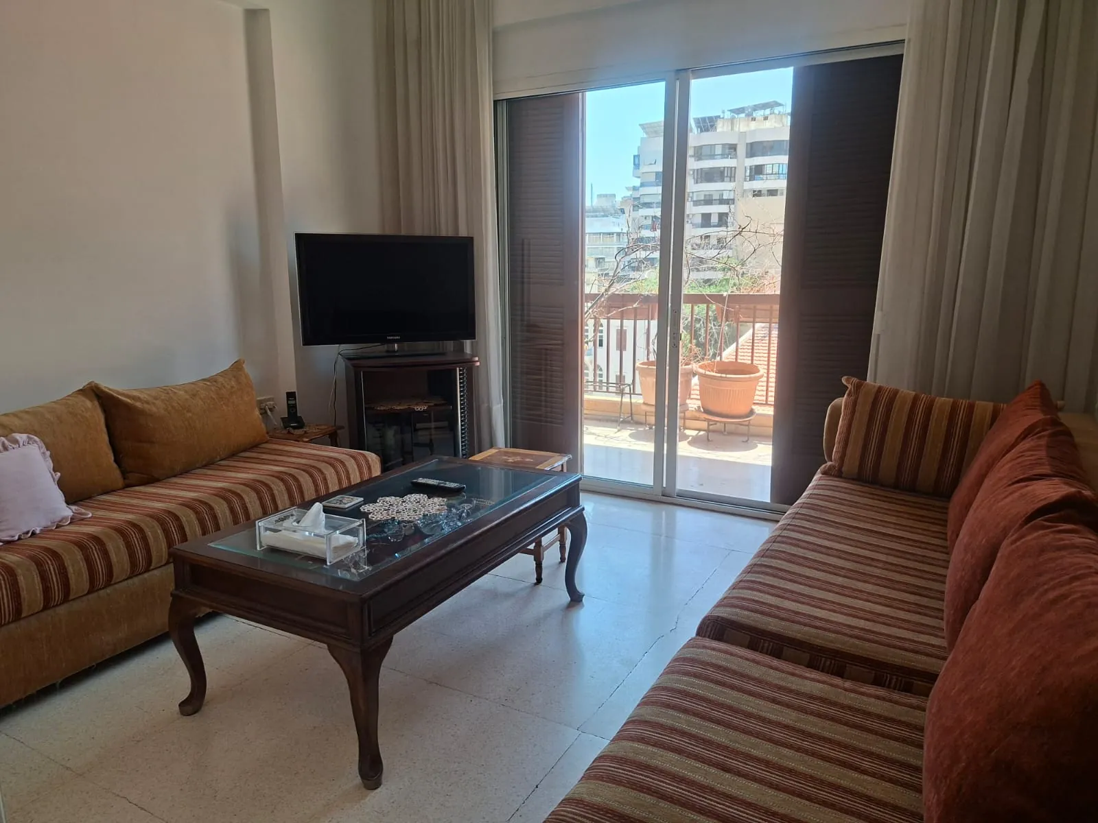 Apartment For Rent in Ras El Nabeh — الصورة 4