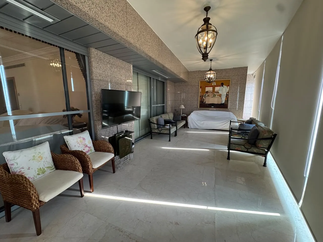 High-End Apartment For Rent in Ramlet Al Bayda, Beirut — photo 5