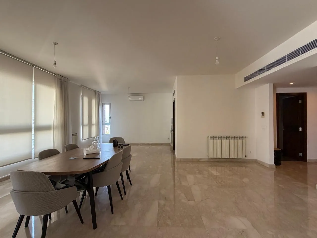 Modern & Furnished Apartment For Rent in Achrafieh, Rizk — الصورة 6
