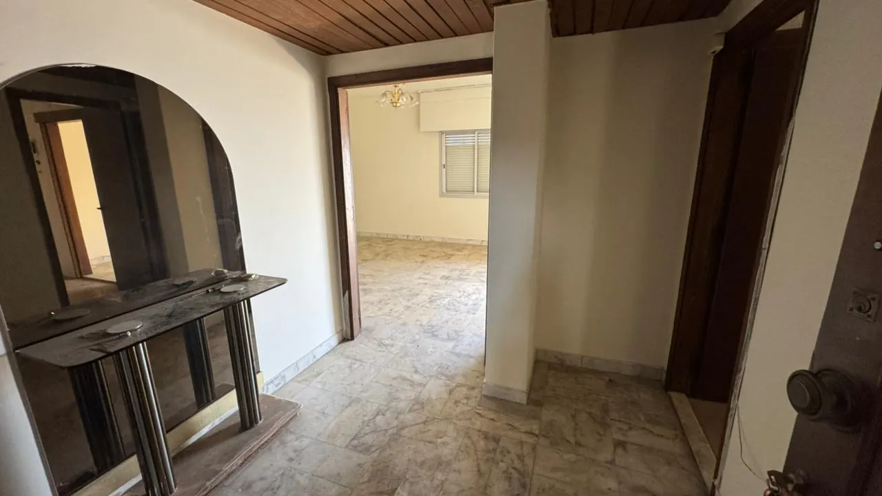 Spacious Apartment For Rent in Achrafieh, Geitawi — الصورة 2