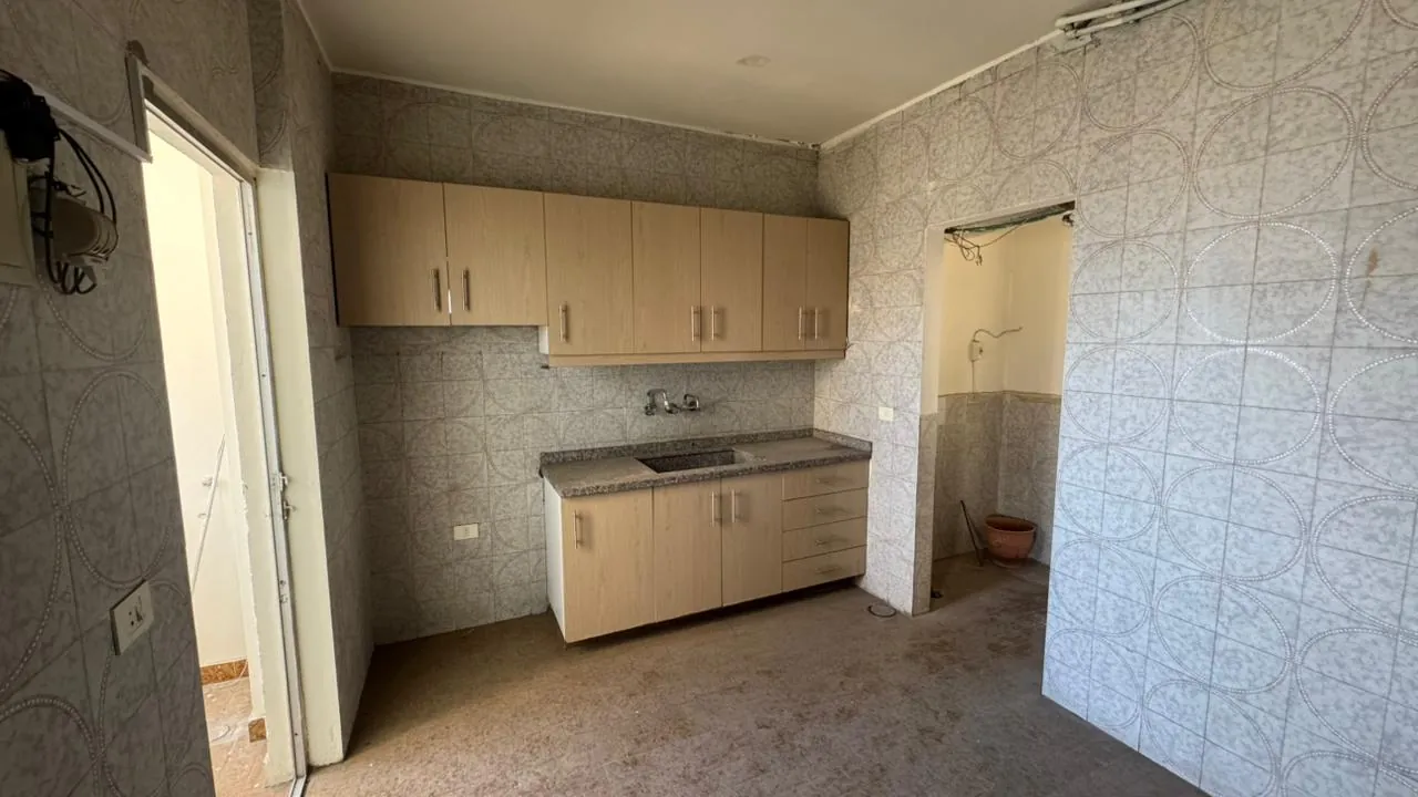 Spacious Apartment For Rent in Achrafieh, Geitawi — الصورة 5