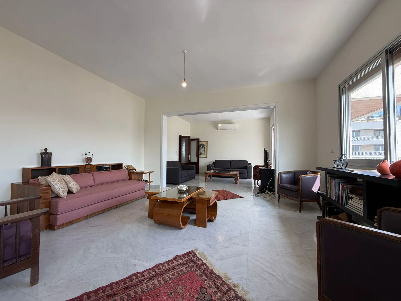 Bright & Furnished Apartment With City View For Rent in Achrafieh, Sioufi — الصورة 3