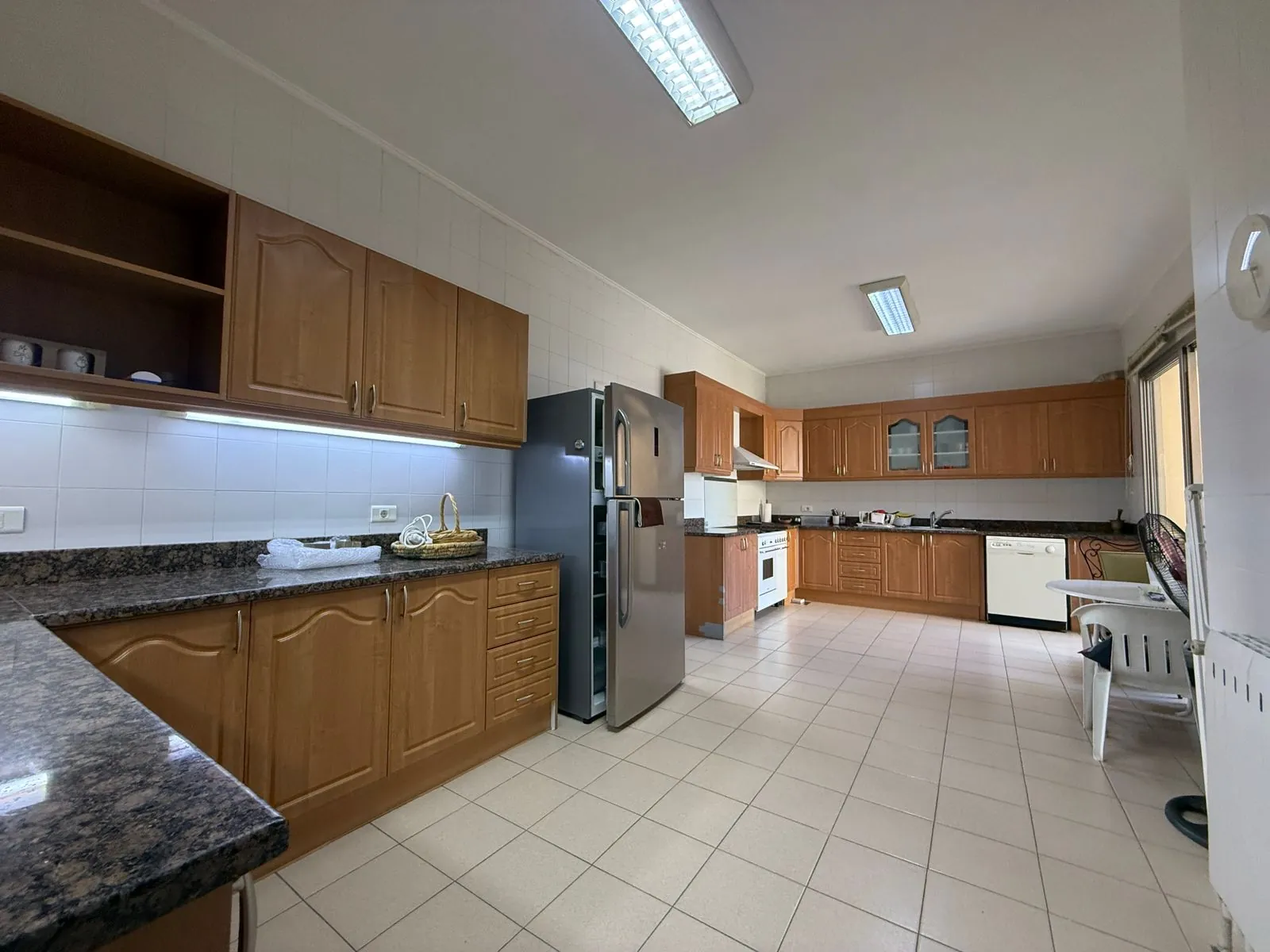 Bright & Furnished Apartment With City View For Rent in Achrafieh, Sioufi — الصورة 7