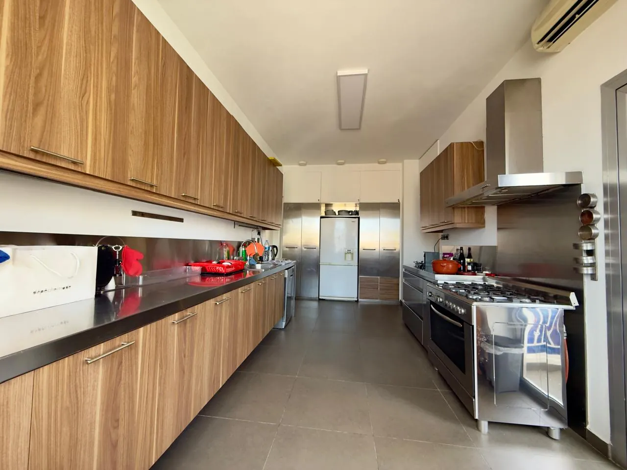 Exceptional & Furnished Apartment For Rent in Achrafieh, Carré D'or — الصورة 8