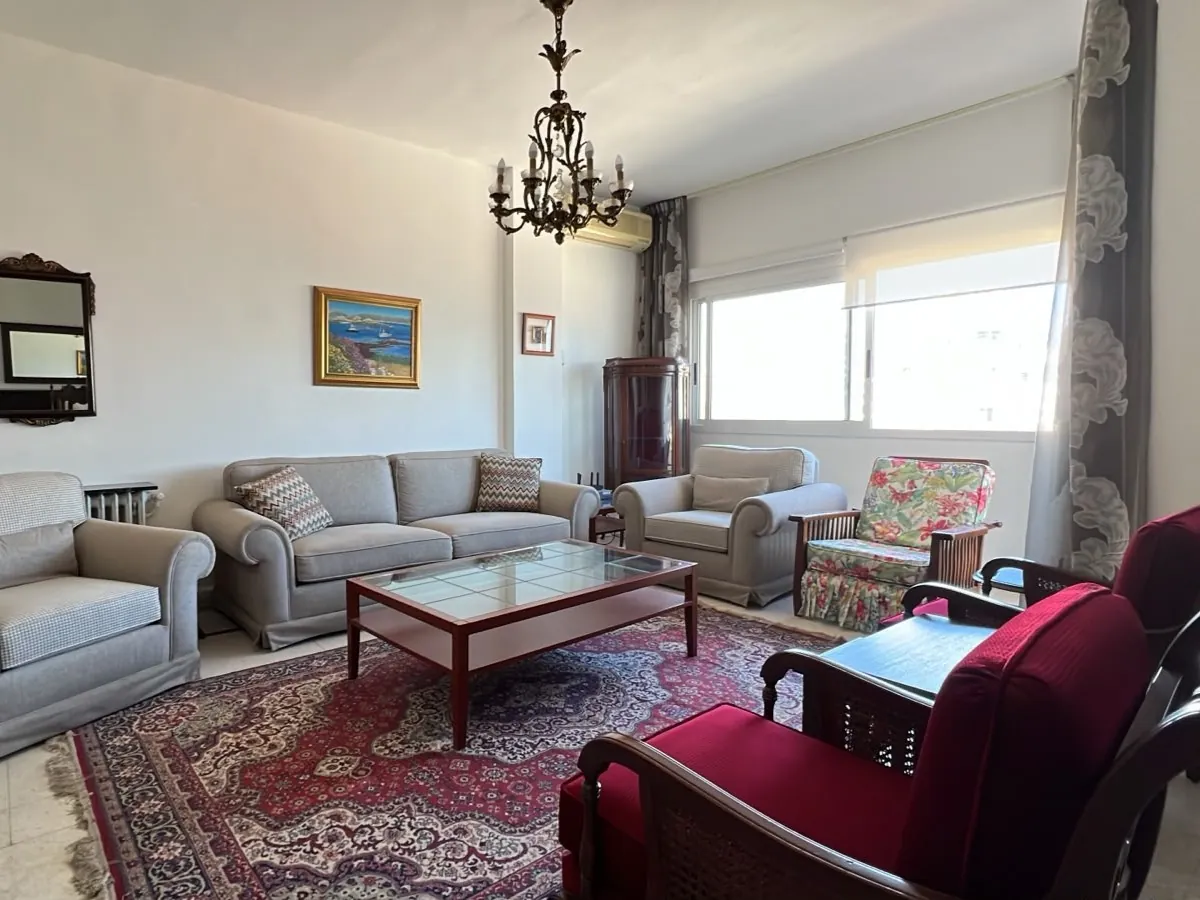 Fully Furnished 2-bedroom Apartment For Rent In Achrafieh, Rmeil — الصورة 2