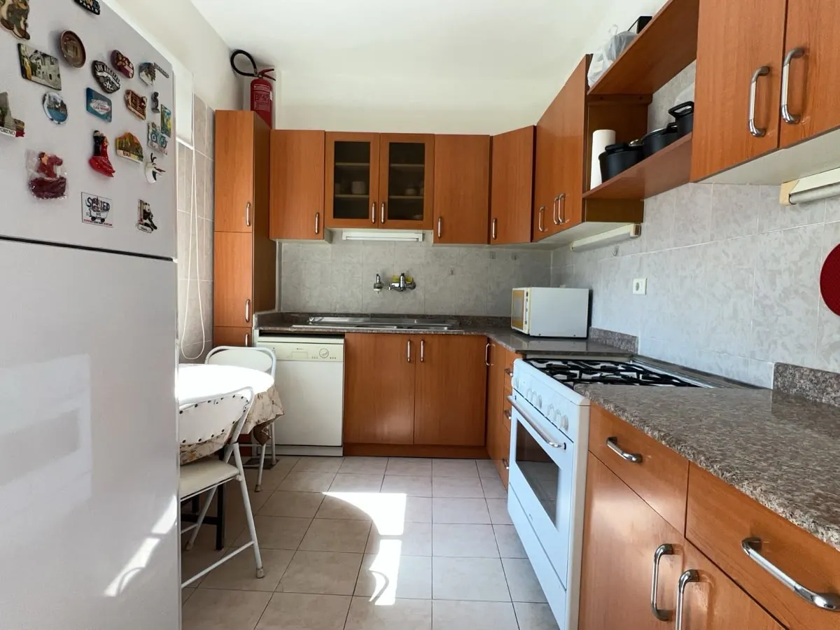 Fully Furnished 2-bedroom Apartment For Rent In Achrafieh, Rmeil — الصورة 7