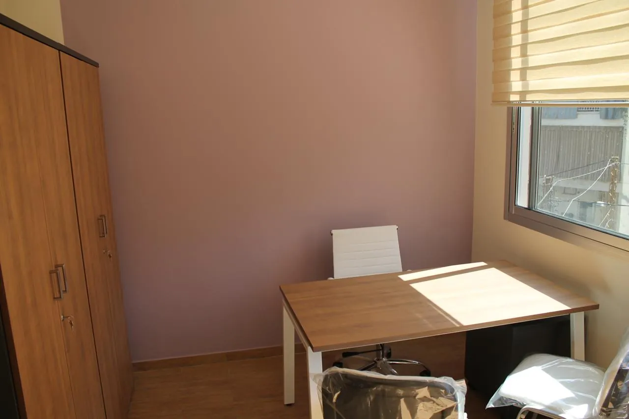 Office in Prime Location For Sale in Dora — الصورة 3