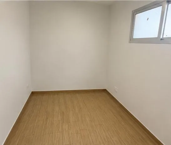 Office in Prime Location For Sale in Dora — الصورة 2
