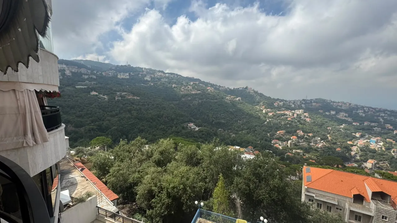 Furnished 3-Bedroom Apartment with Mountain View For Sale in Beit Chabeb — الصورة 5