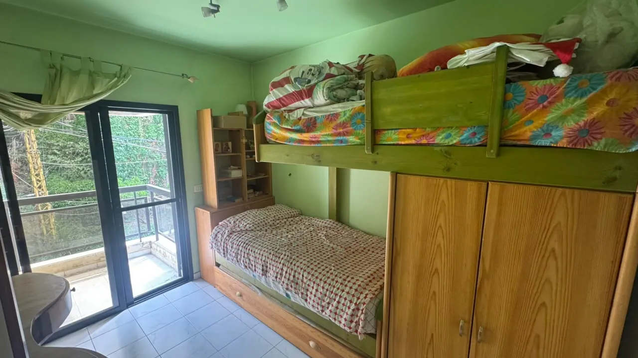 Furnished 3-Bedroom Apartment with Mountain View For Sale in Beit Chabeb — الصورة 9