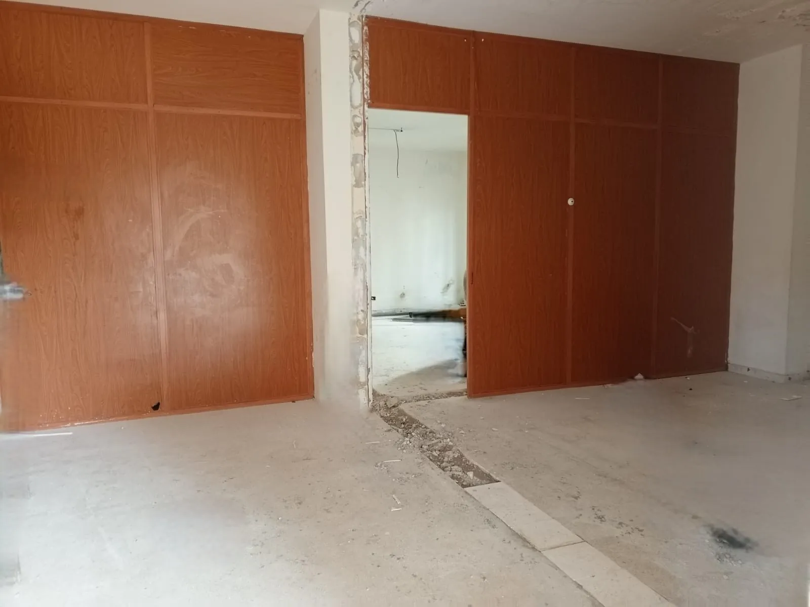 2-Level Spacious Showroom For Rent in Prime Location in Adma — photo 4