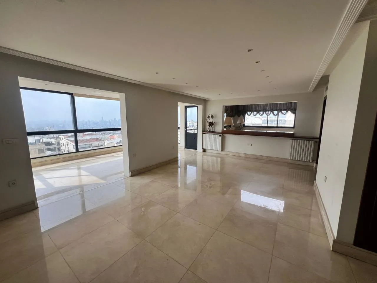 3-Bedroom Duplex For Sale in Mar Takla — الصورة 2