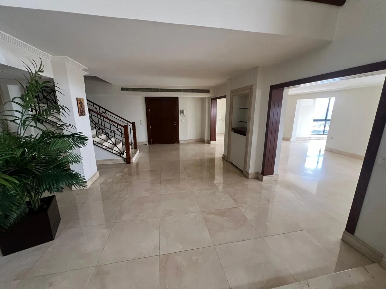 3-Bedroom Duplex For Sale in Mar Takla — الصورة 4