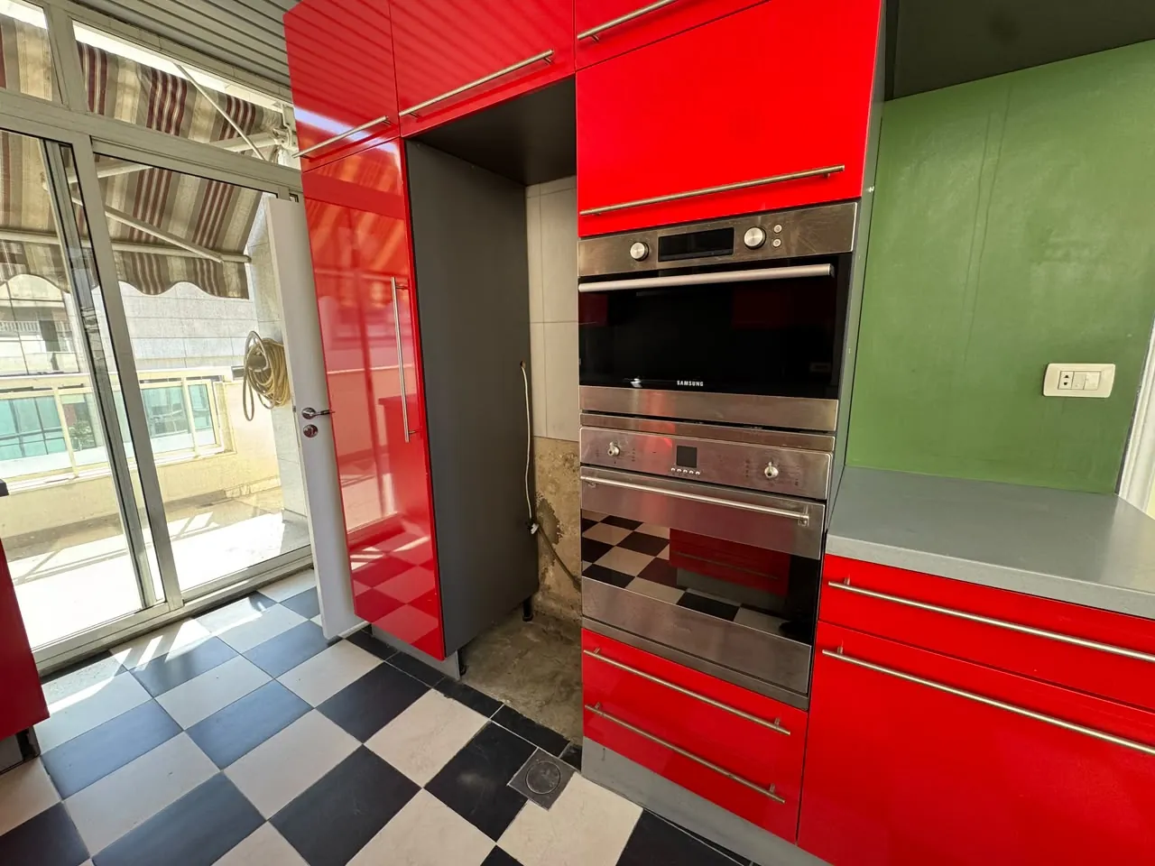 Exclusive 2-Bedroom Rooftop For Sale in Hamra, Ras Beirut — الصورة 9