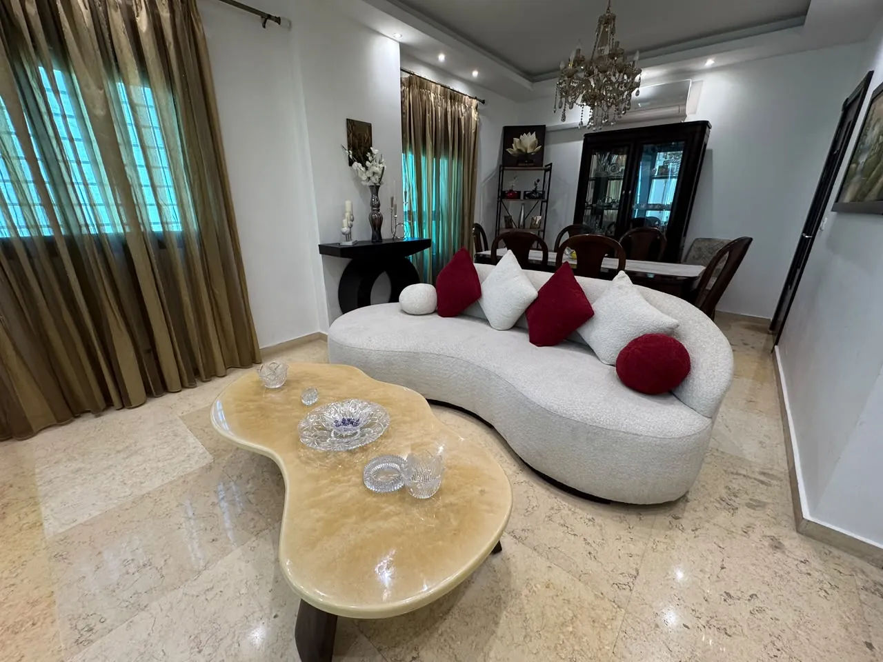 Renovated & Furnished 3-Bedroom Apartment For Sale in Burj Abi Haidar, Beirut — الصورة 6