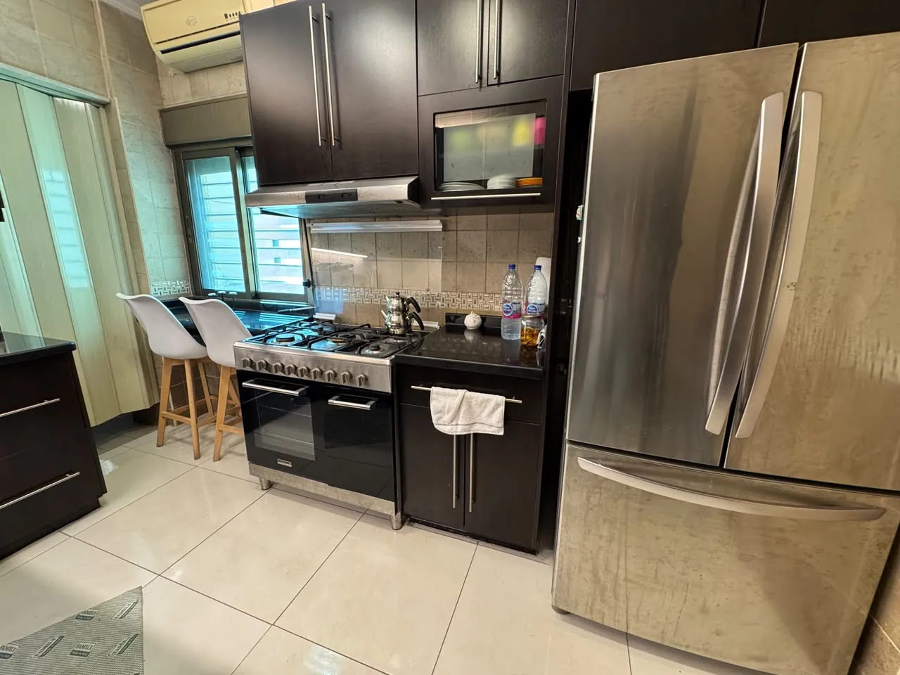 Renovated & Furnished 3-Bedroom Apartment For Sale in Burj Abi Haidar, Beirut — الصورة 9