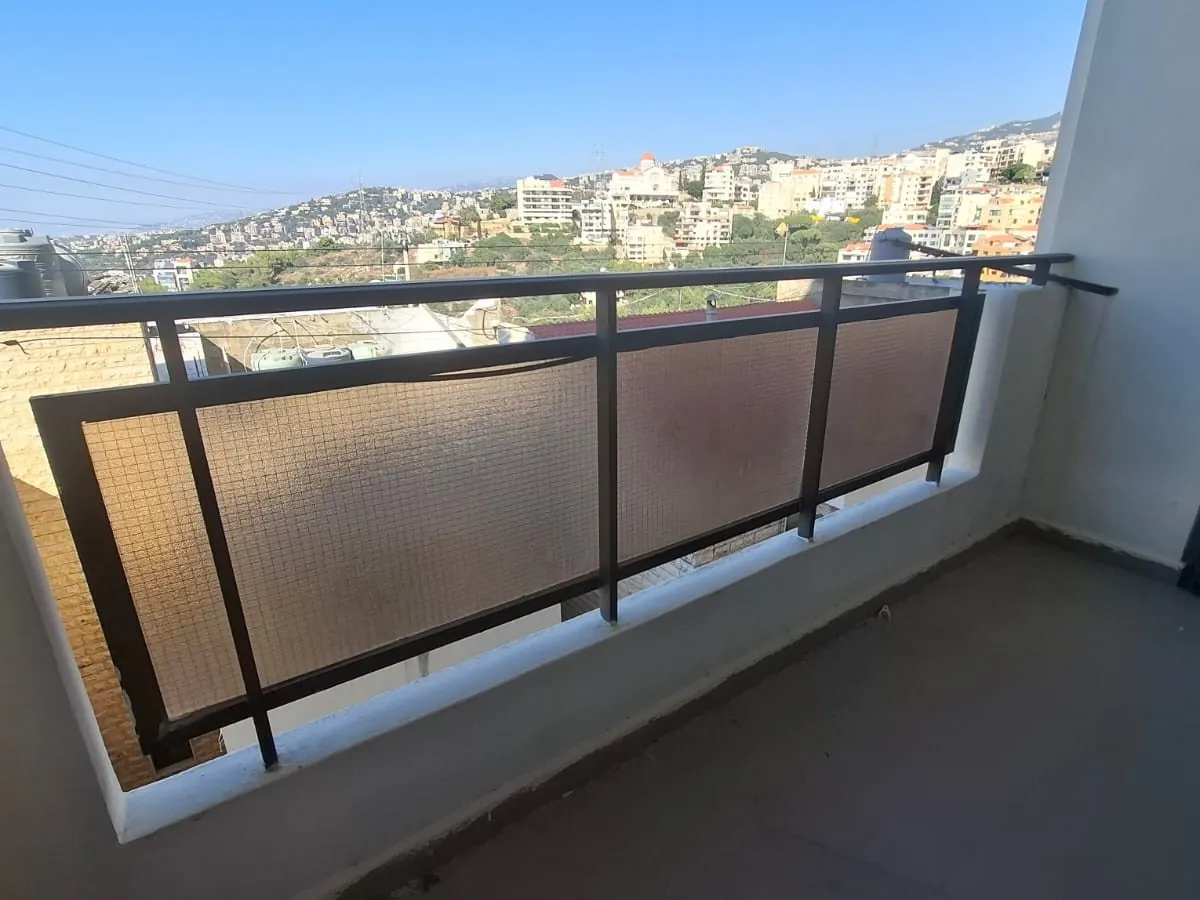 Apartment With Mountain & Sea View For Sale in Bsalim — الصورة 2