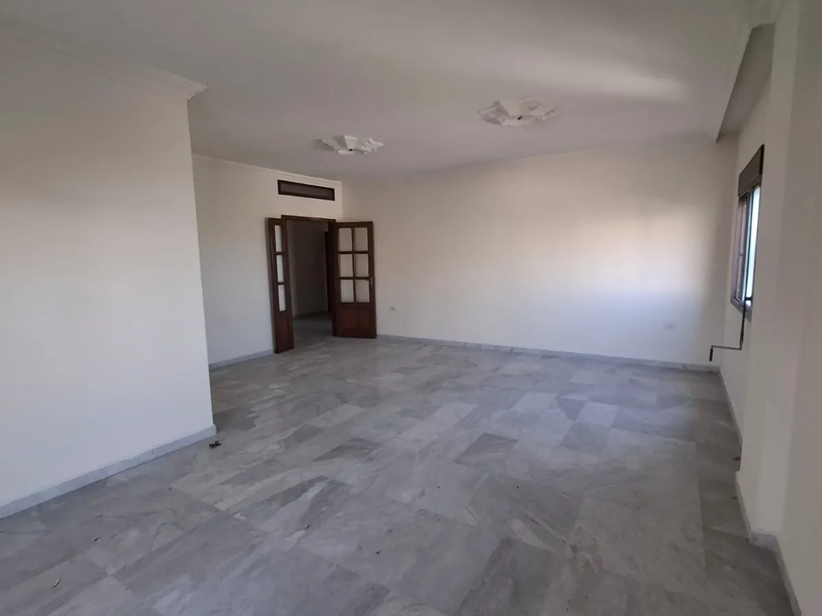 Apartment With Mountain & Sea View For Sale in Bsalim — الصورة 4