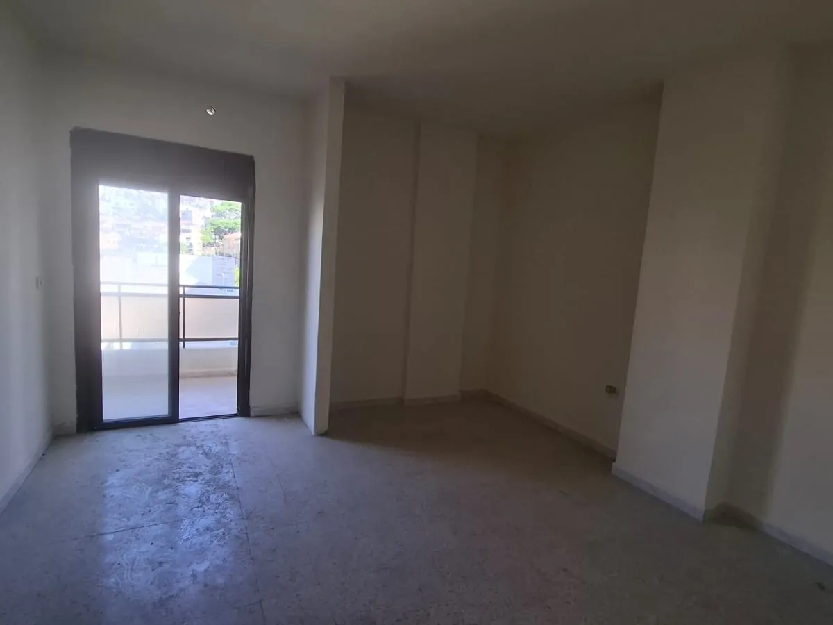 Apartment With Mountain & Sea View For Sale in Bsalim — الصورة 6