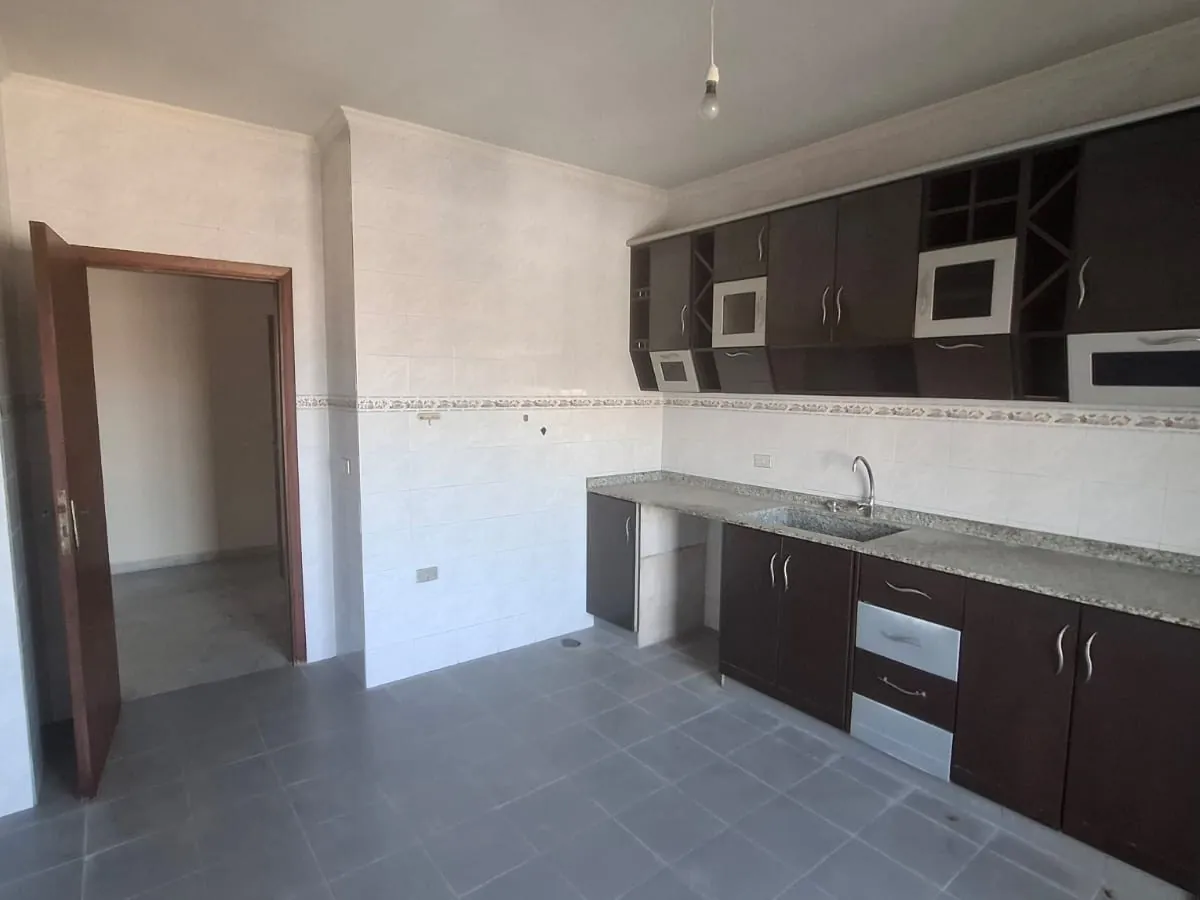 Apartment With Mountain & Sea View For Sale in Bsalim — الصورة 8