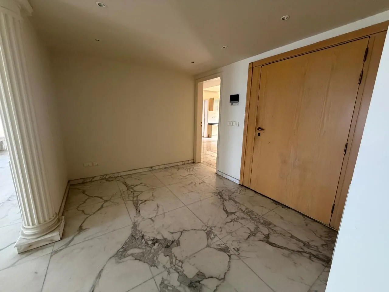 Apartment With Full Sea View For Sale in Kfarhbeib — الصورة 8