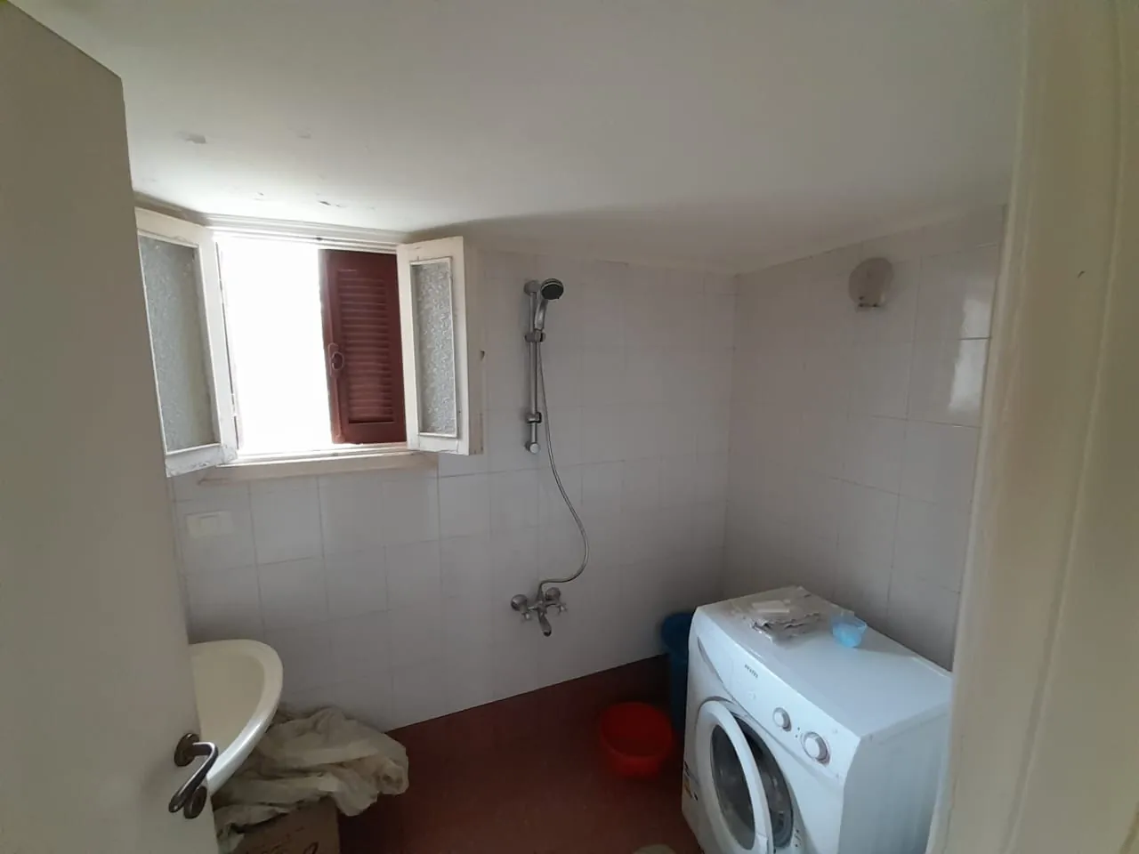 Fully Furnished Apartment In a Calm Area For Rent in Mansourieh — الصورة 8