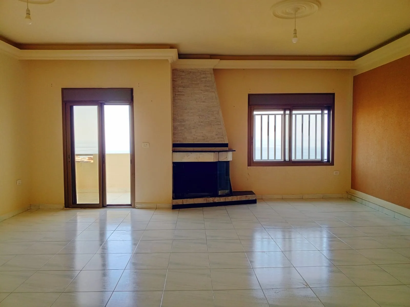 Apartment With Open Sea & Mountain View For Sale in Blat, Jbeil — الصورة 5