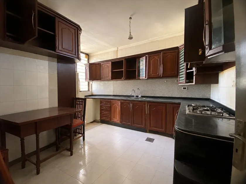 Nice 3-Bedroom Apartment For Sale in Caracas, Ras Beirut — الصورة 4