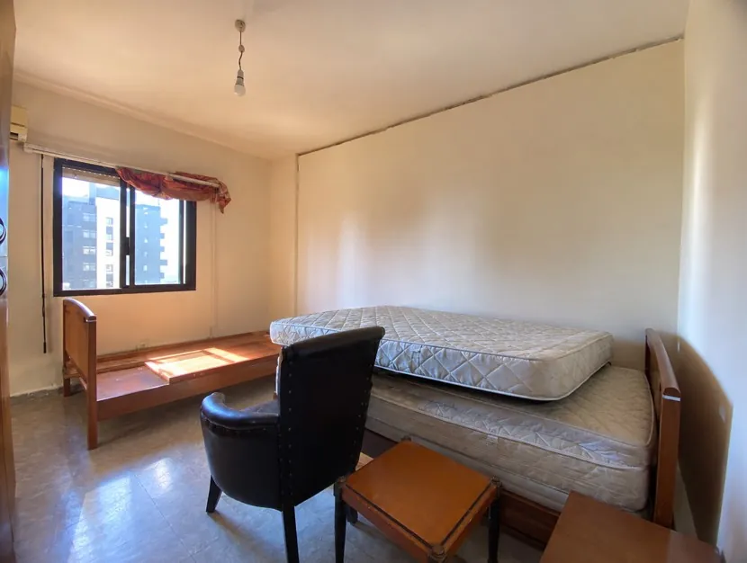 Nice 3-Bedroom Apartment For Sale in Caracas, Ras Beirut — الصورة 5