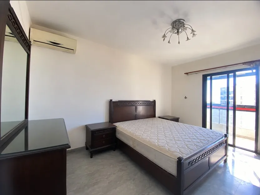 Nice 3-Bedroom Apartment For Sale in Caracas, Ras Beirut — الصورة 6