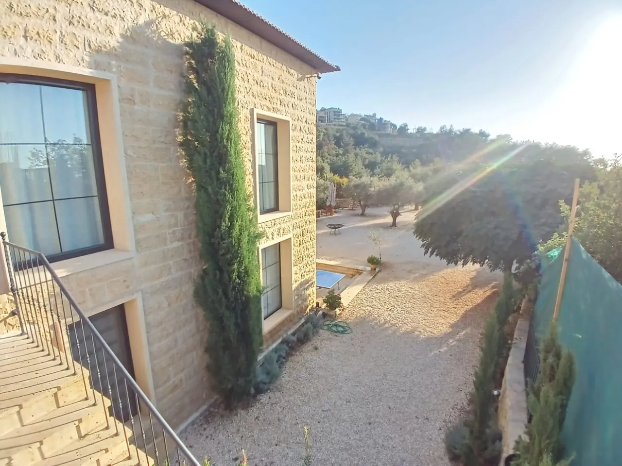 Exclusive!! Decorated & Modern Semi-Furnished Villa For Sale in Roumie — الصورة 3