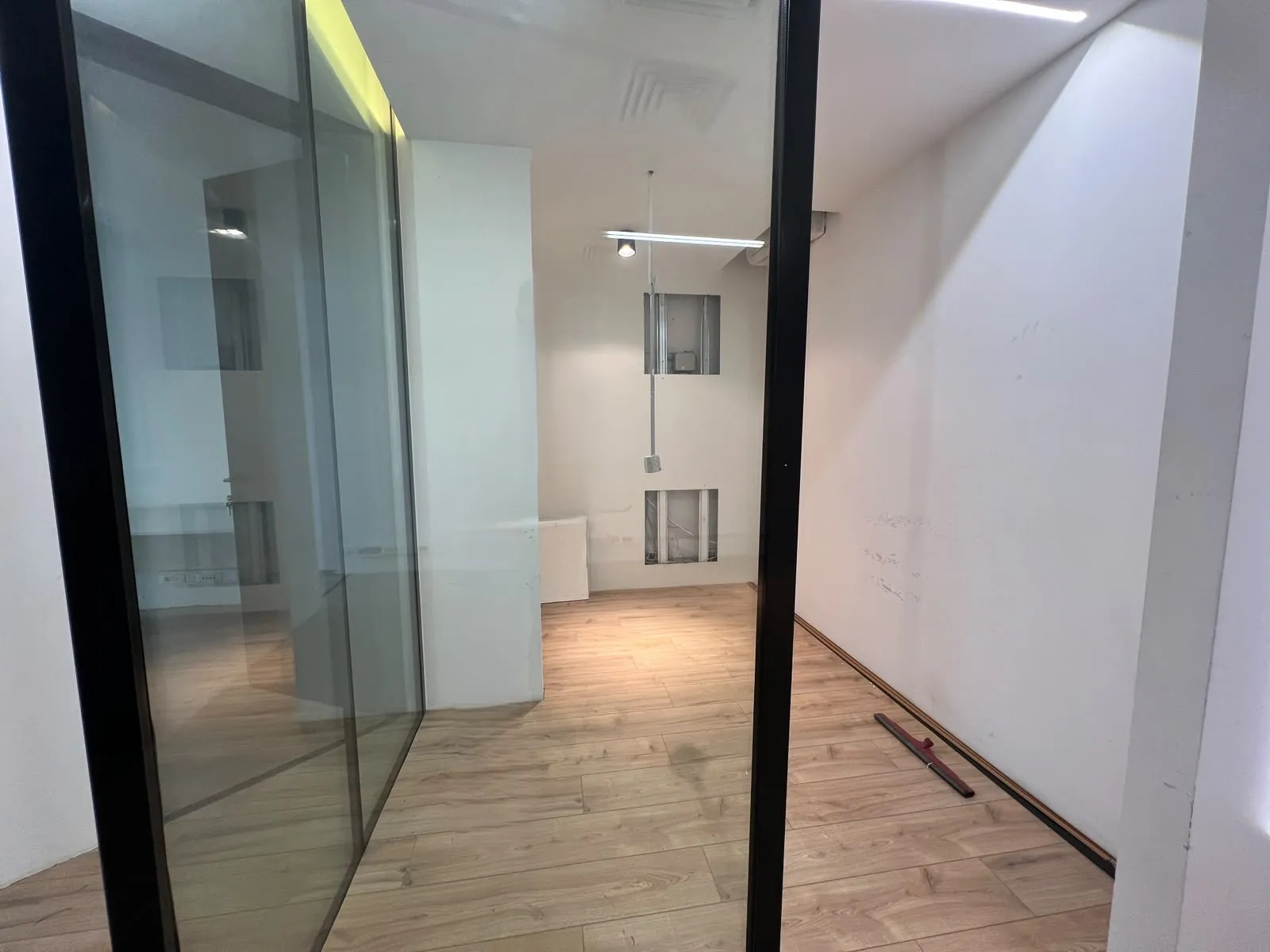 75 SQM Office For Rent in Hazmieh — الصورة 3