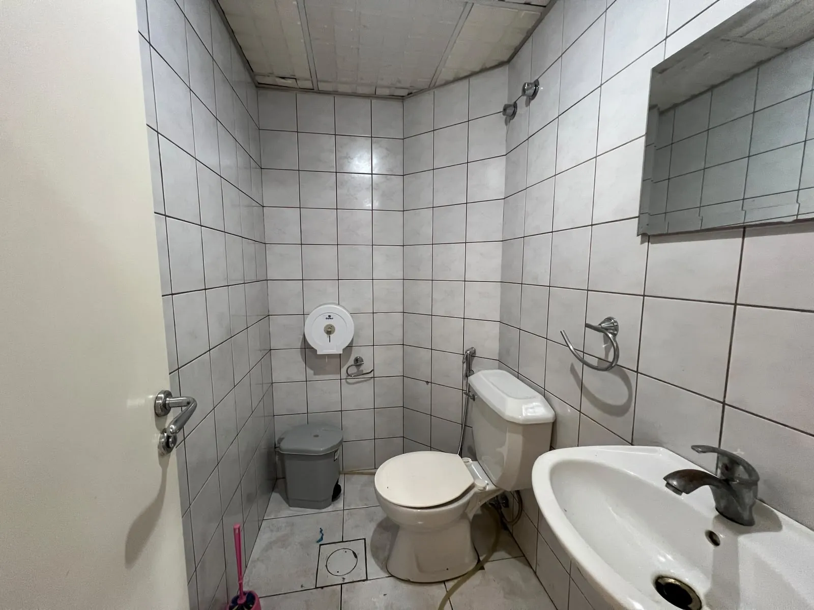 75 SQM Office For Rent in Hazmieh — الصورة 4
