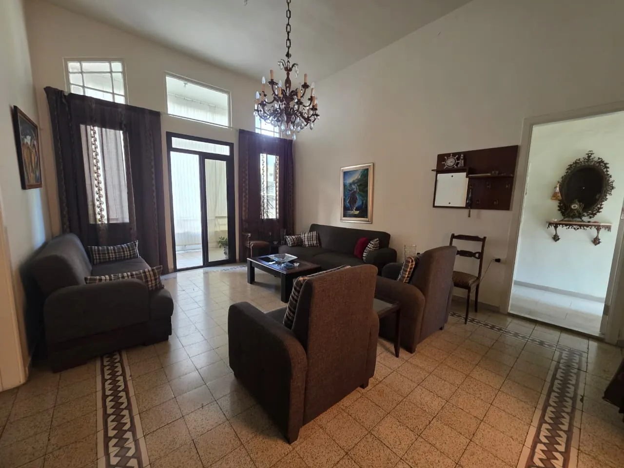 Furnished Apartment In Strategic Location For Rent in Achrafieh, Rmeil — الصورة 2