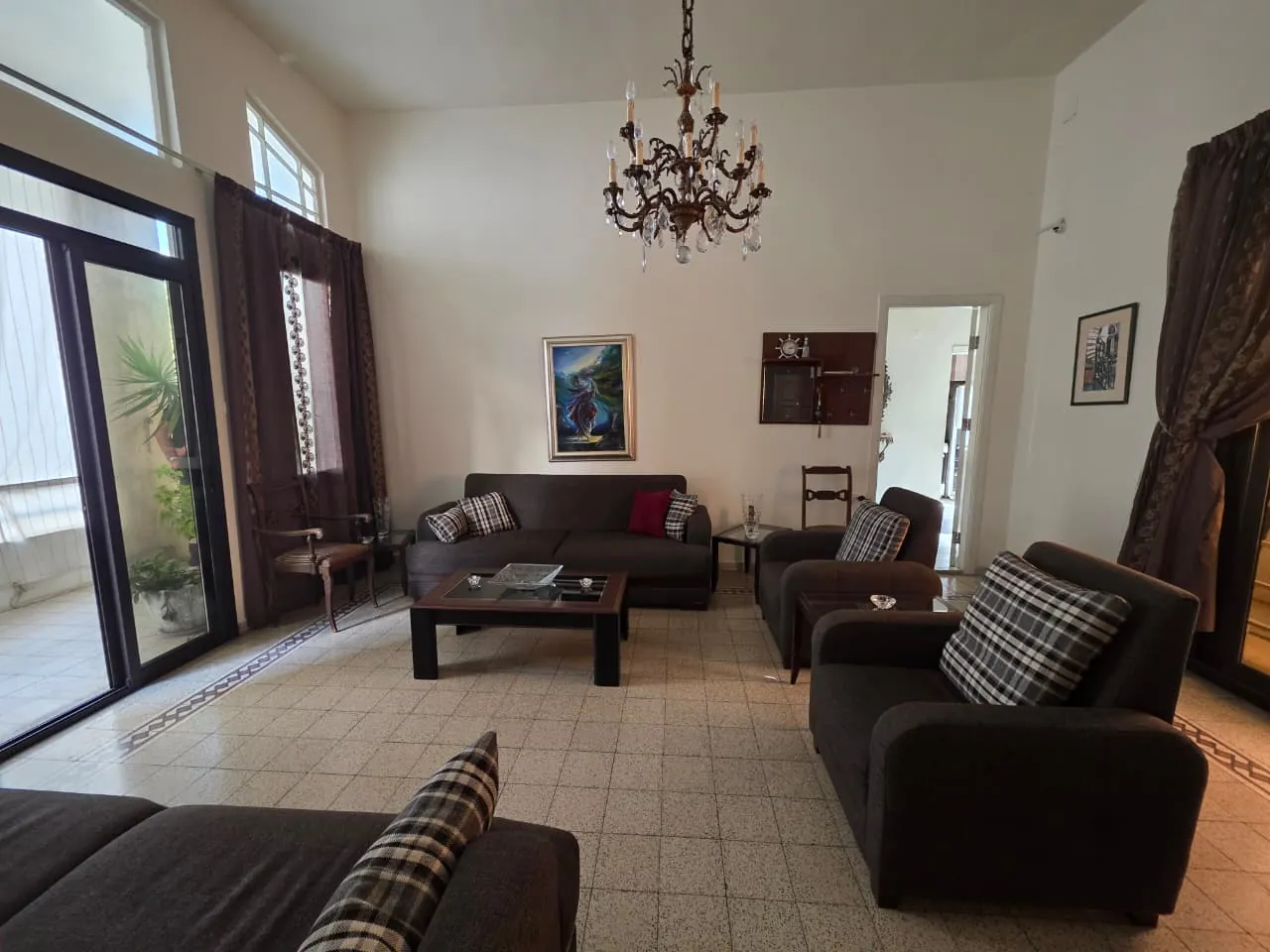 Furnished Apartment In Strategic Location For Rent in Achrafieh, Rmeil — الصورة 3