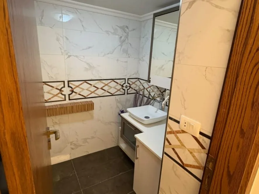 3-Bedroom Apartment With Terrace For Sale in Gherfine — الصورة 8