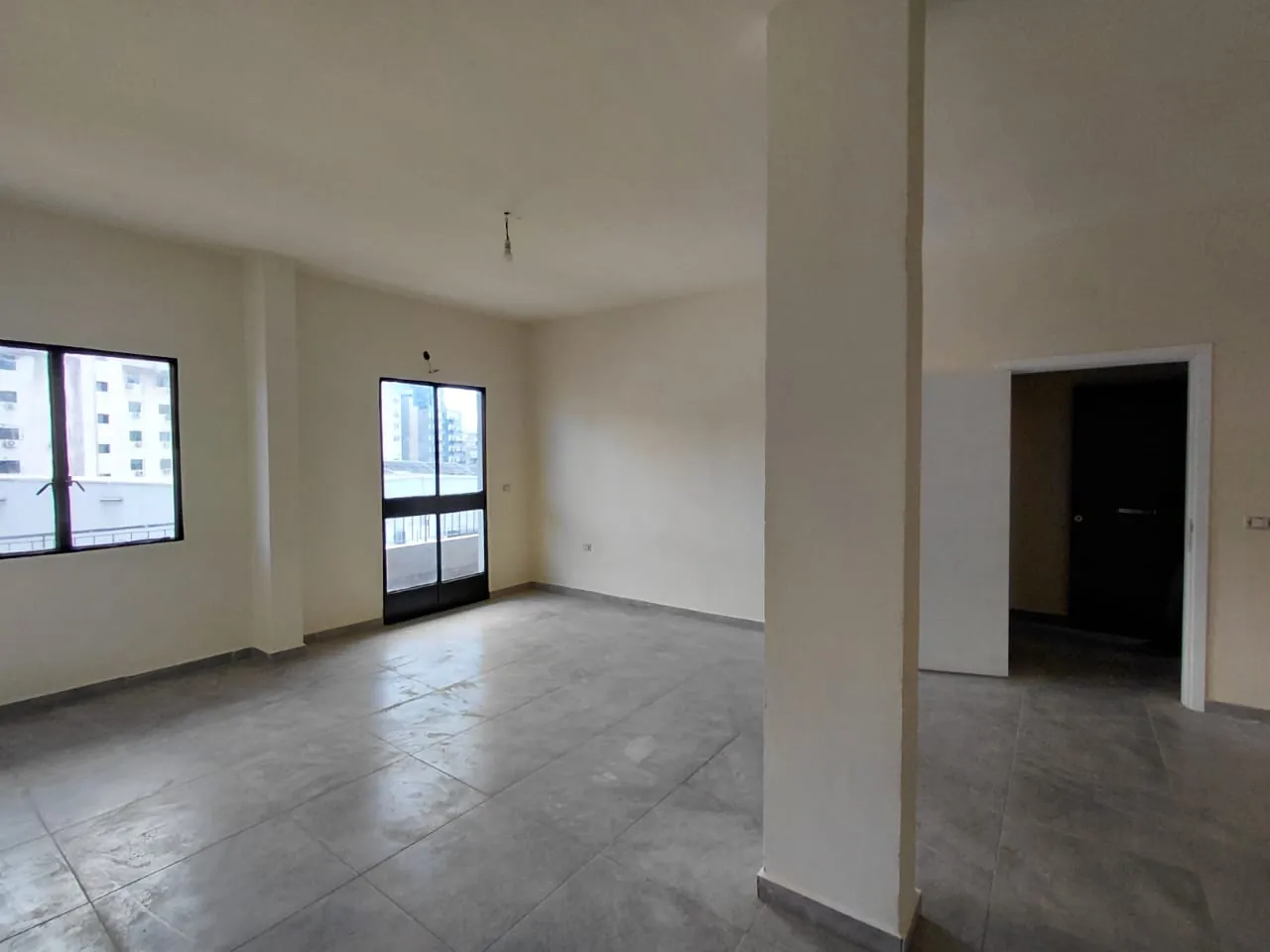 400 SQM Grand Office For Rent in Bouchrieh — photo 3