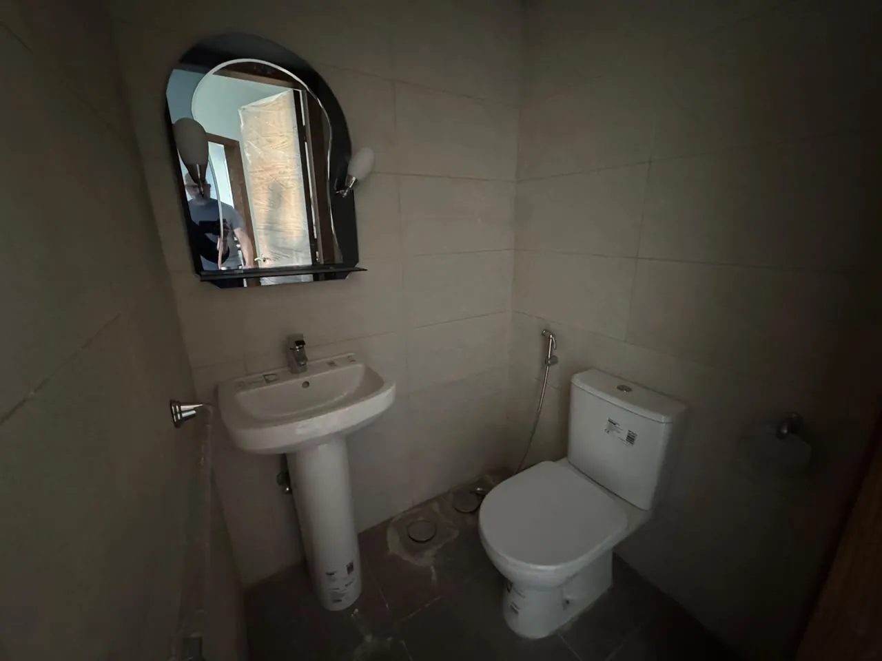 Brand New 2-Bedroom Apartment For Sale in Ras Al Nabeh, Beirut — الصورة 7