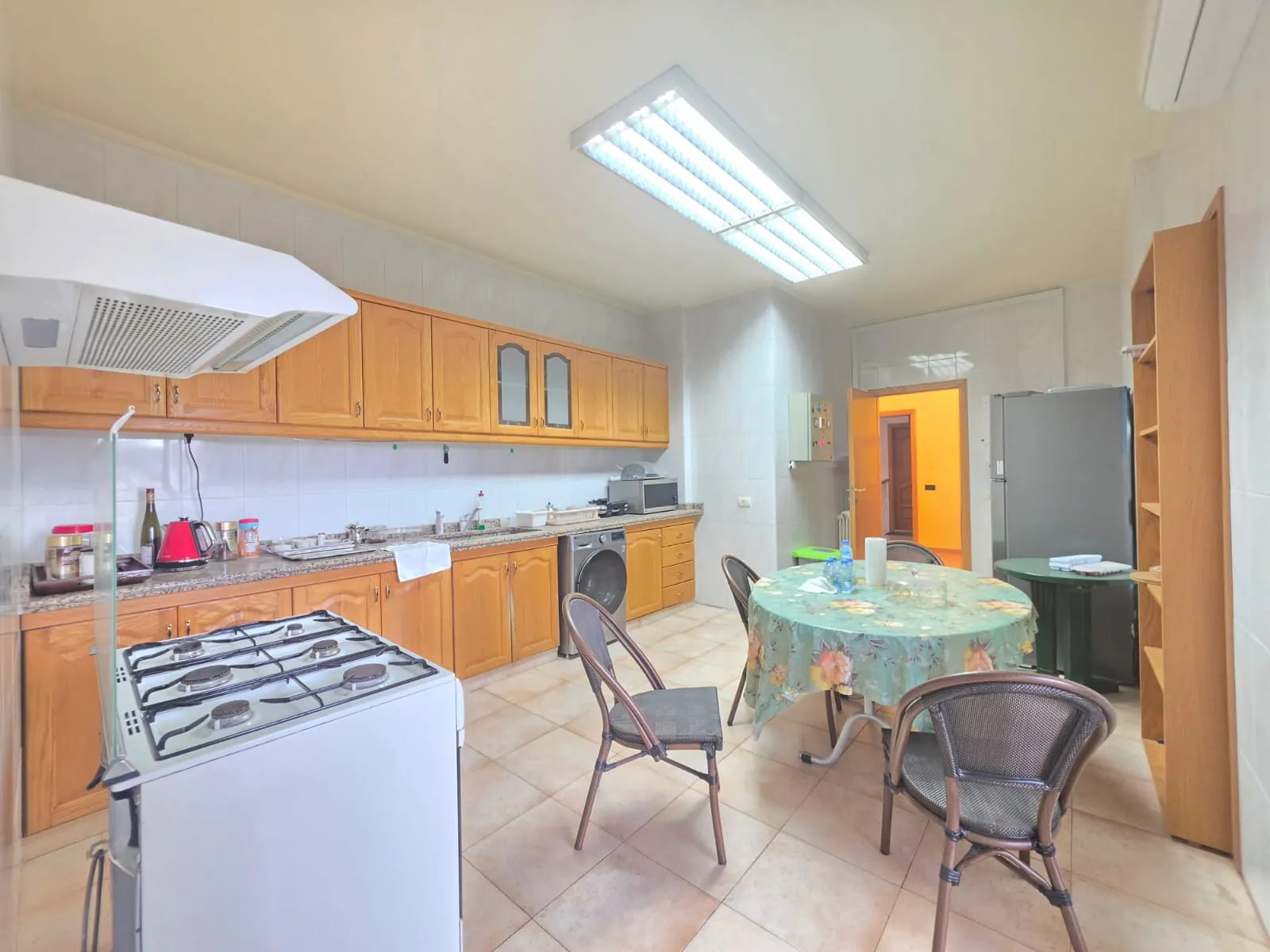 Spacious Apartment With Open View For Sale in Yarzeh, Baabda — الصورة 3