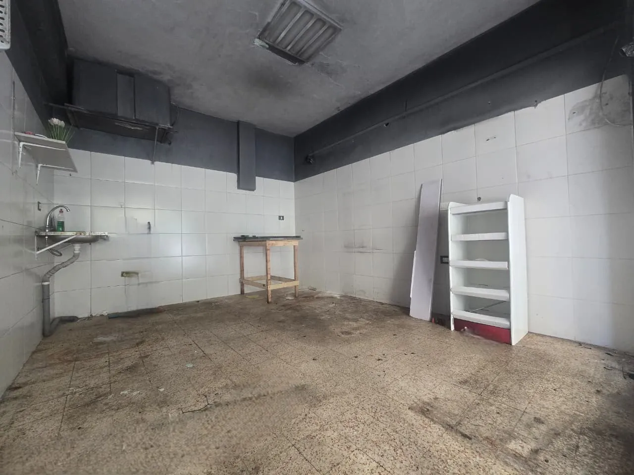 16 SQM Shop For Sale in Prime Location in Achrafieh, Sassine — الصورة 2
