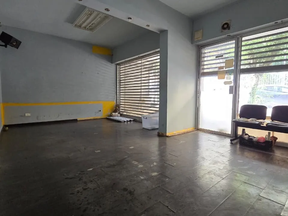 30 SQM Shop For Sale in Prime Location in Achrafieh, Sassine — الصورة 2