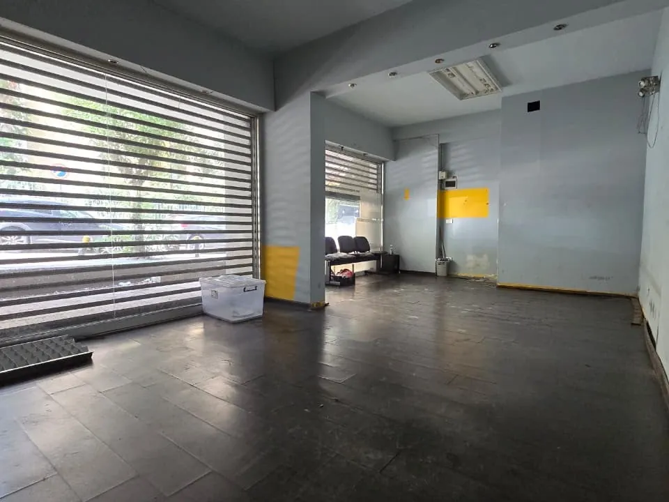 30 SQM Shop For Sale in Prime Location in Achrafieh, Sassine — الصورة 4