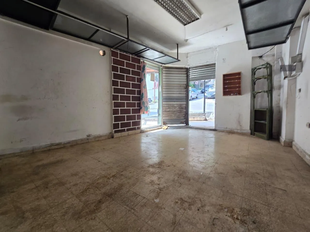 20 SQM Corner Shop For Sale in Prime Location in Achrafieh, Sassine