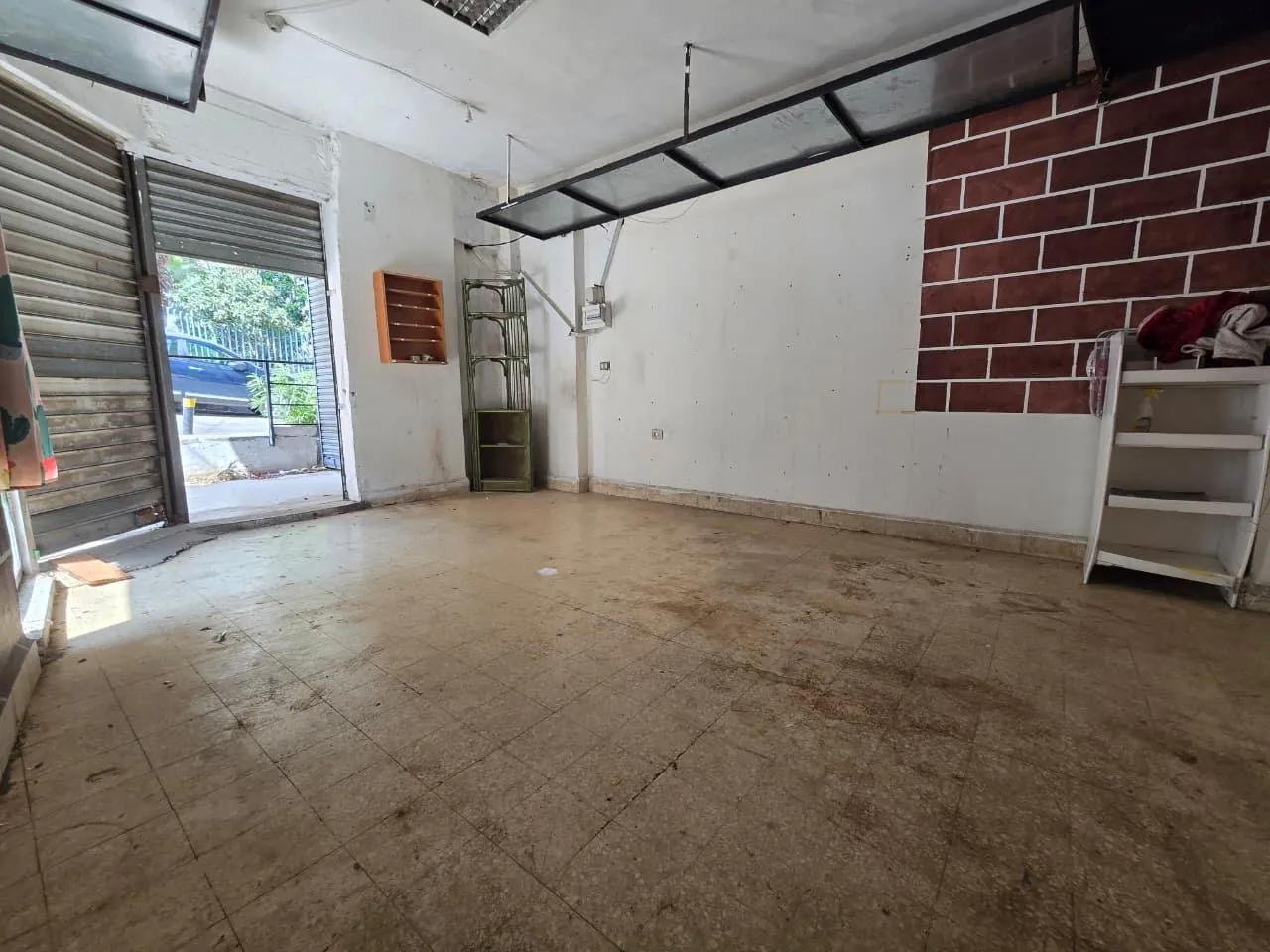 20 SQM Corner Shop For Sale in Prime Location in Achrafieh, Sassine — الصورة 2