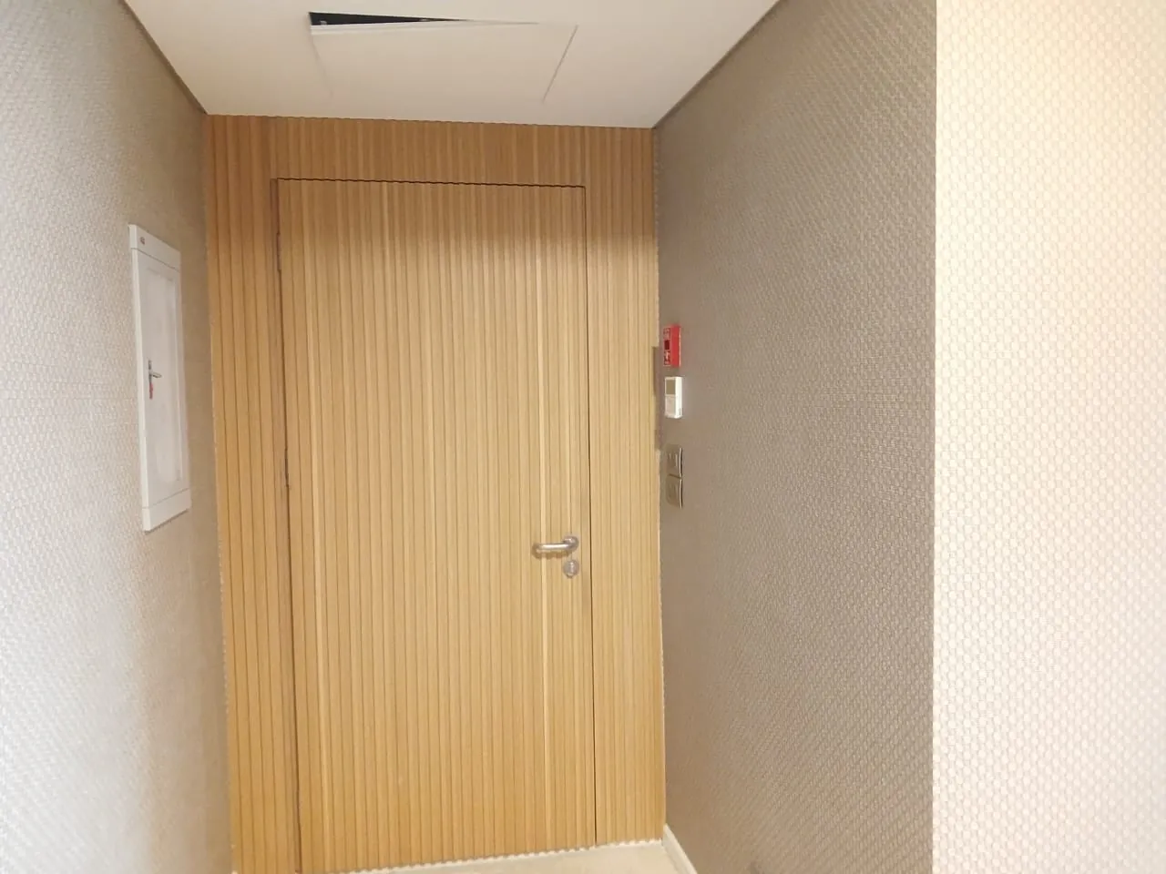 Office In a Commercial Building For Sale In Achrafieh, Sodeco — الصورة 10